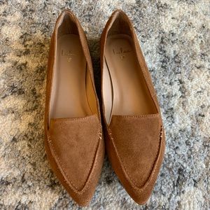 NEW Leather and suede pointed toe flats